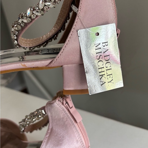 Badgley Mischka Pink Heels with Rhinestone Accents zip back size 4 party wedding - Picture 2 of 7
